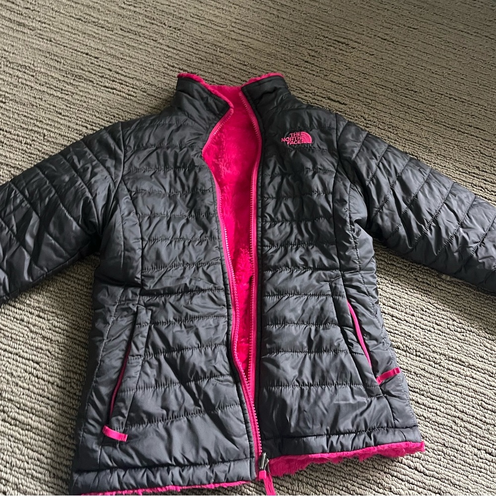 Girl’s north face fuzzy jacket!
